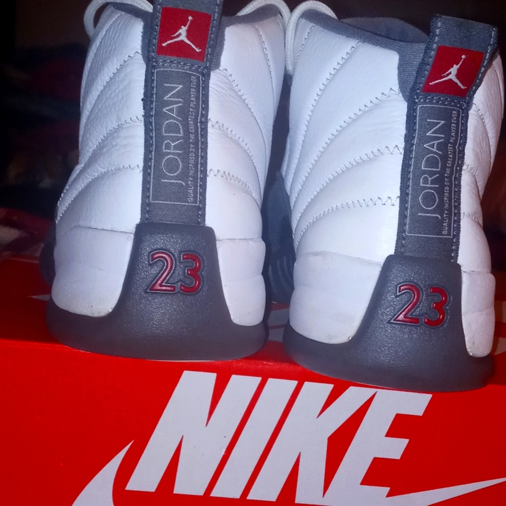 Jordan 12 Retro - Picture 2 of 12